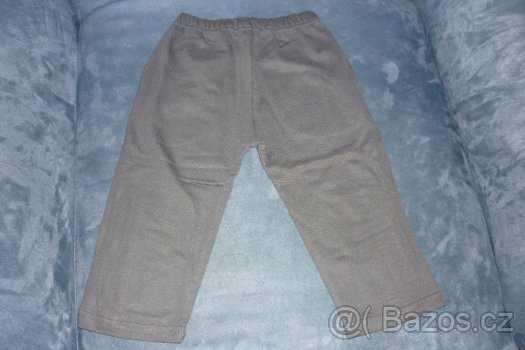 Teplákovka vel. 86, ale je menší - 8