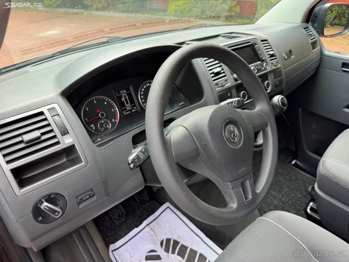 VW Multivan T5 2.0 TDI 103kW,1.Majitel,Webasto,Tažné,Navi. - 8
