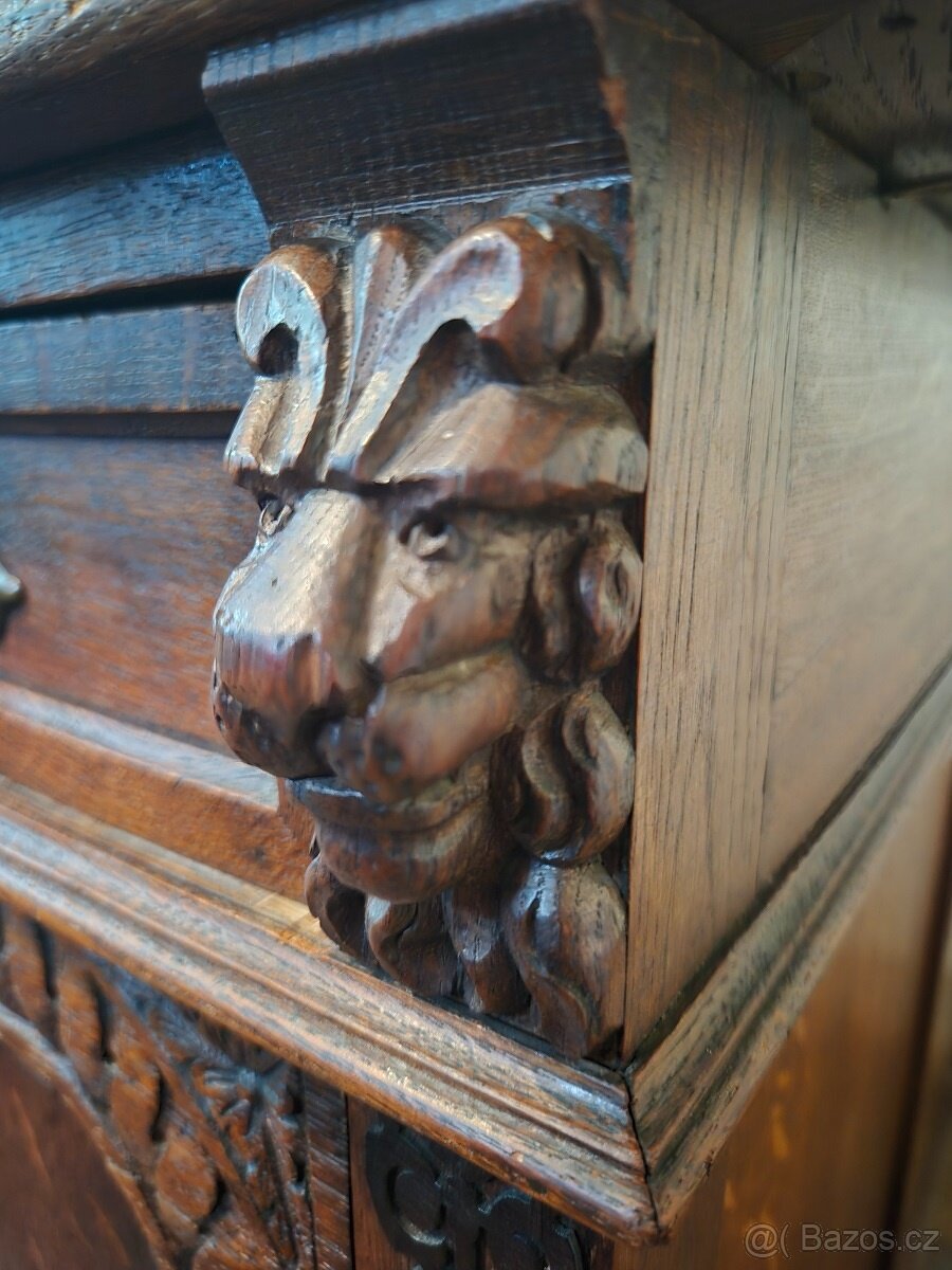 Starožitný psací stůl s bohatým řezbářstvím - Prostorový - 8