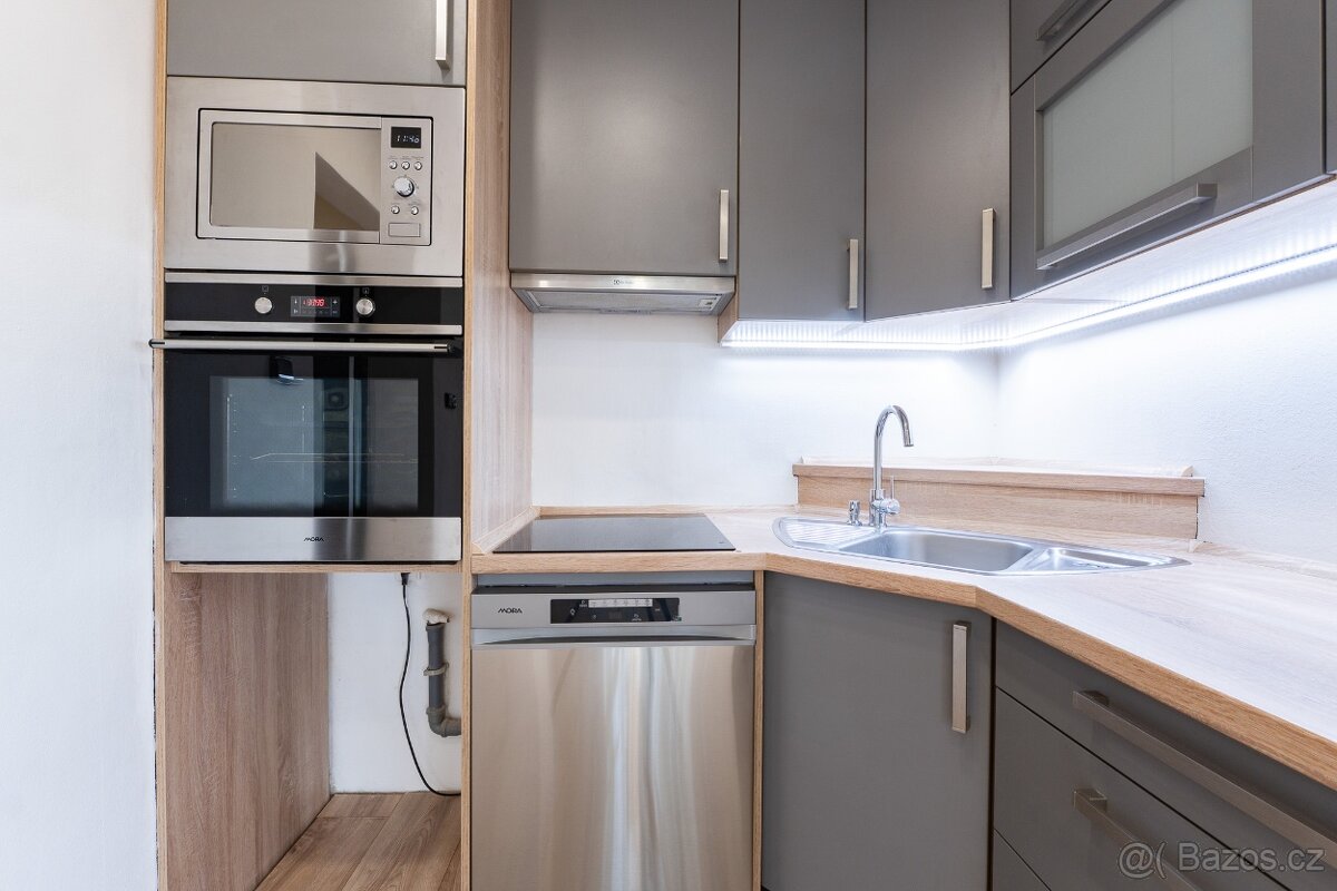 Prodej bytu 2+kk 48 m² Alejní, Chlumec - 8