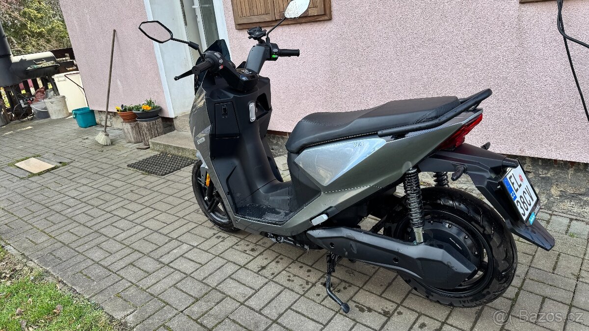 ⚡ Horwin SK1 – elektrický skútr, r. 2023, pouze 420 km - DPH - 8