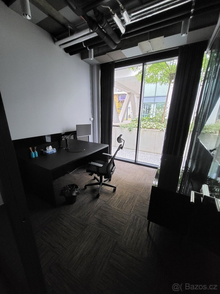 Prodej vybavení a zařízení Showroom a kanceláře Karlín - 8