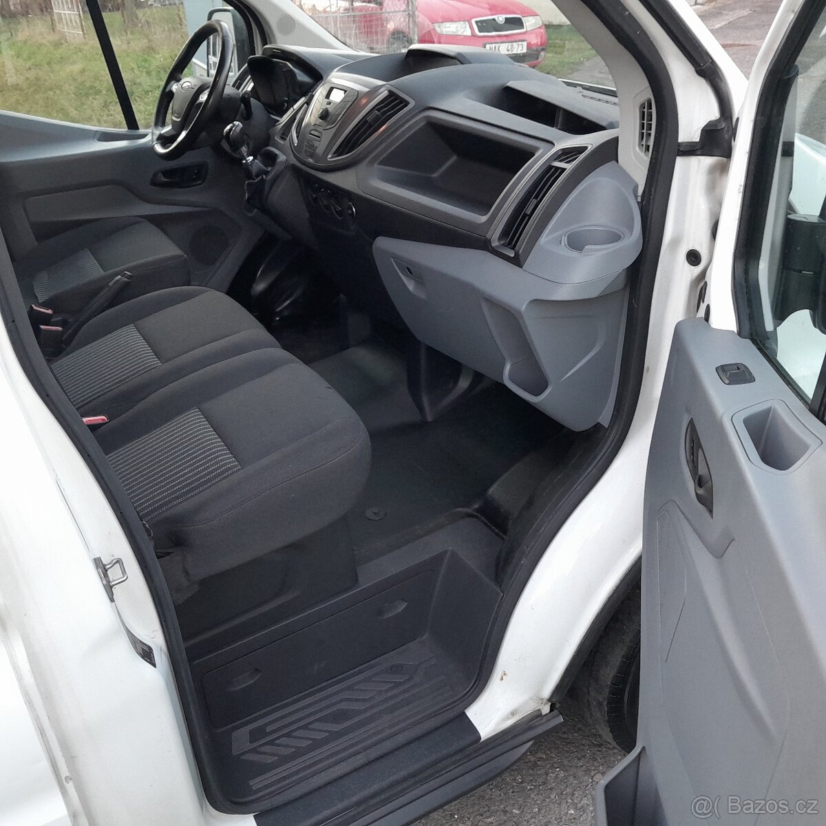 Ford Transit 2,2 TDCi 74kw, L2H2, serviska. - 8