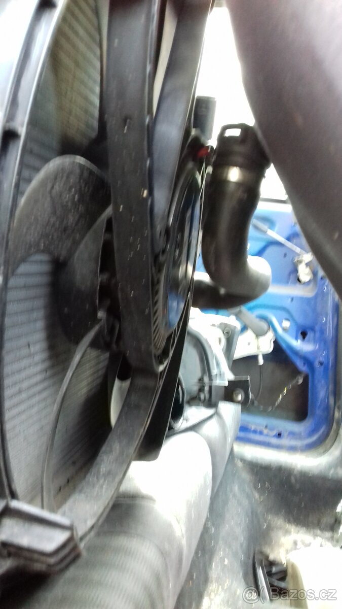 BMW X3 E83 2.0d 2008 přední výztuha díly chladičové stěny - 8