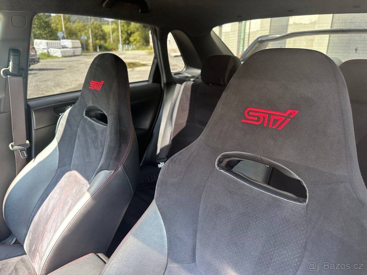 Subaru Impreza 2.5 WRX STI Sedan 2011 - 8