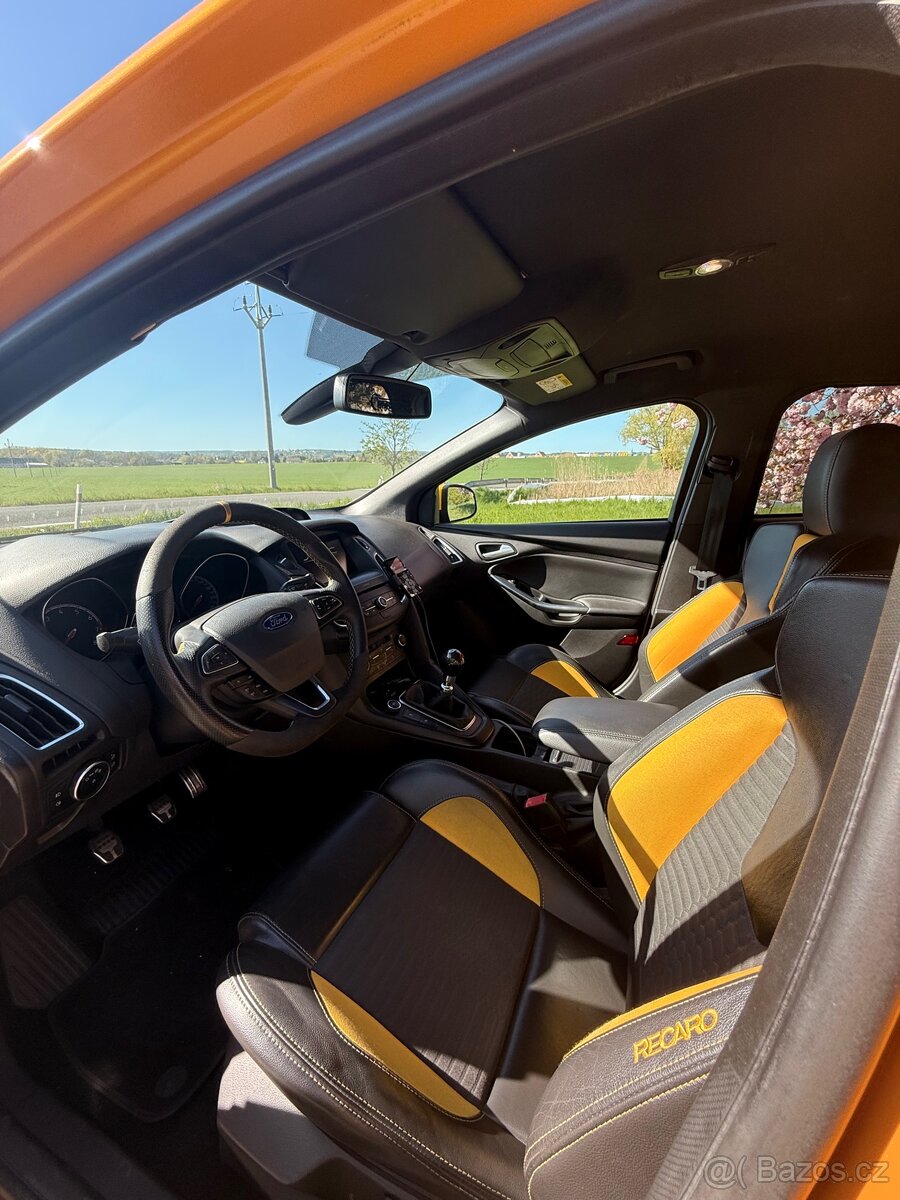 Ford Focus St - 8