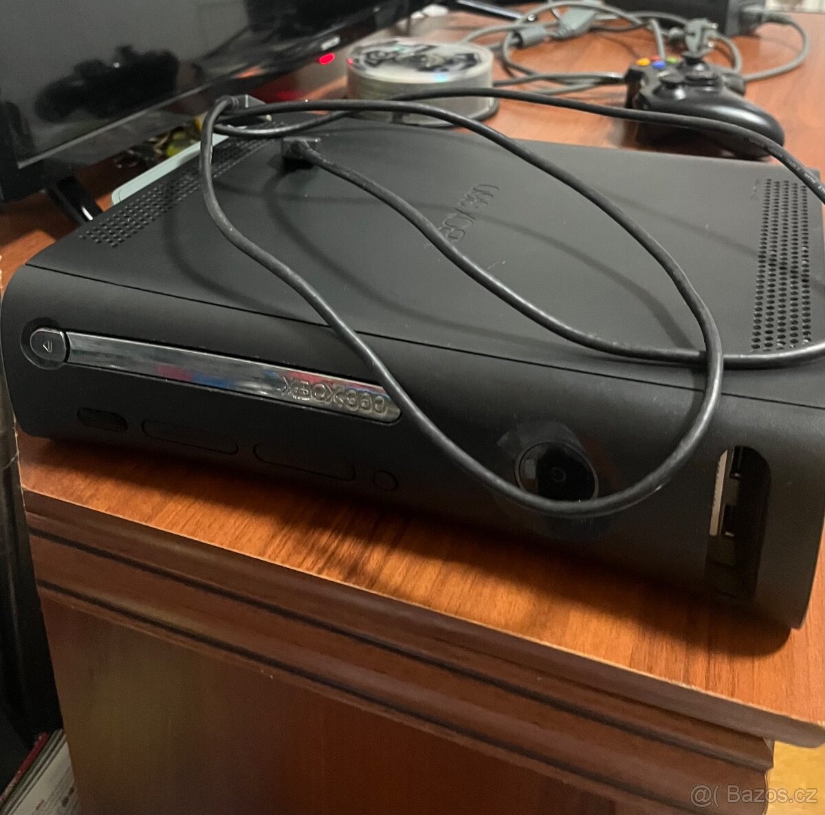 Prodám herní konzoli Xbox 360 - 8