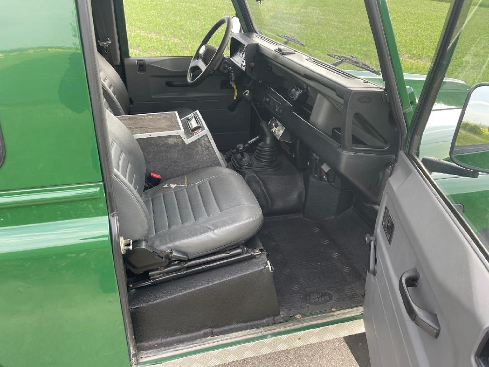 Land Rover Defender 90 Td5, r.v. 2000 - 8