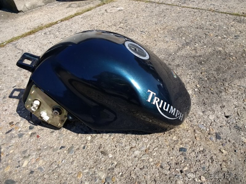 Triumph Daytona 955i náhradní díly z havarovaného motovyklu - 8