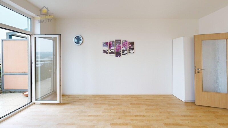 Prodej bytu 1+KK, balkon - 8