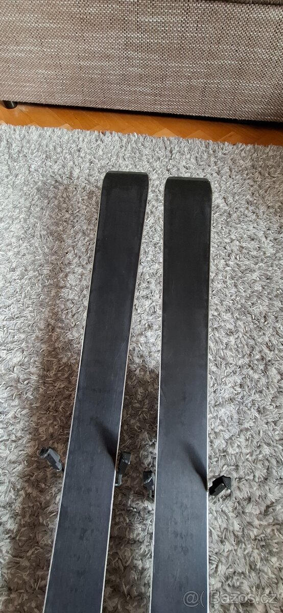 Velmi zachovalé lyže Atomic VA73 Varioscandium 162 cm - 8