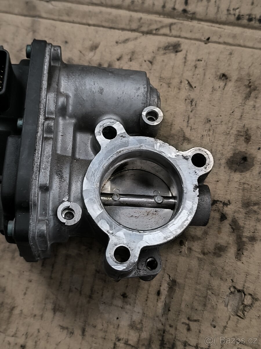 Dacia škrtící klapka 1,0 sce - 8