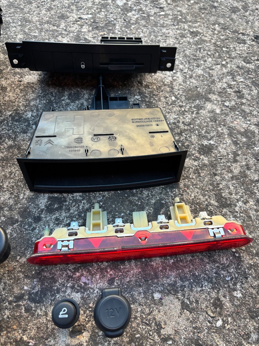 Dily z vozu Peugeot 207 (2006-2012) - 8