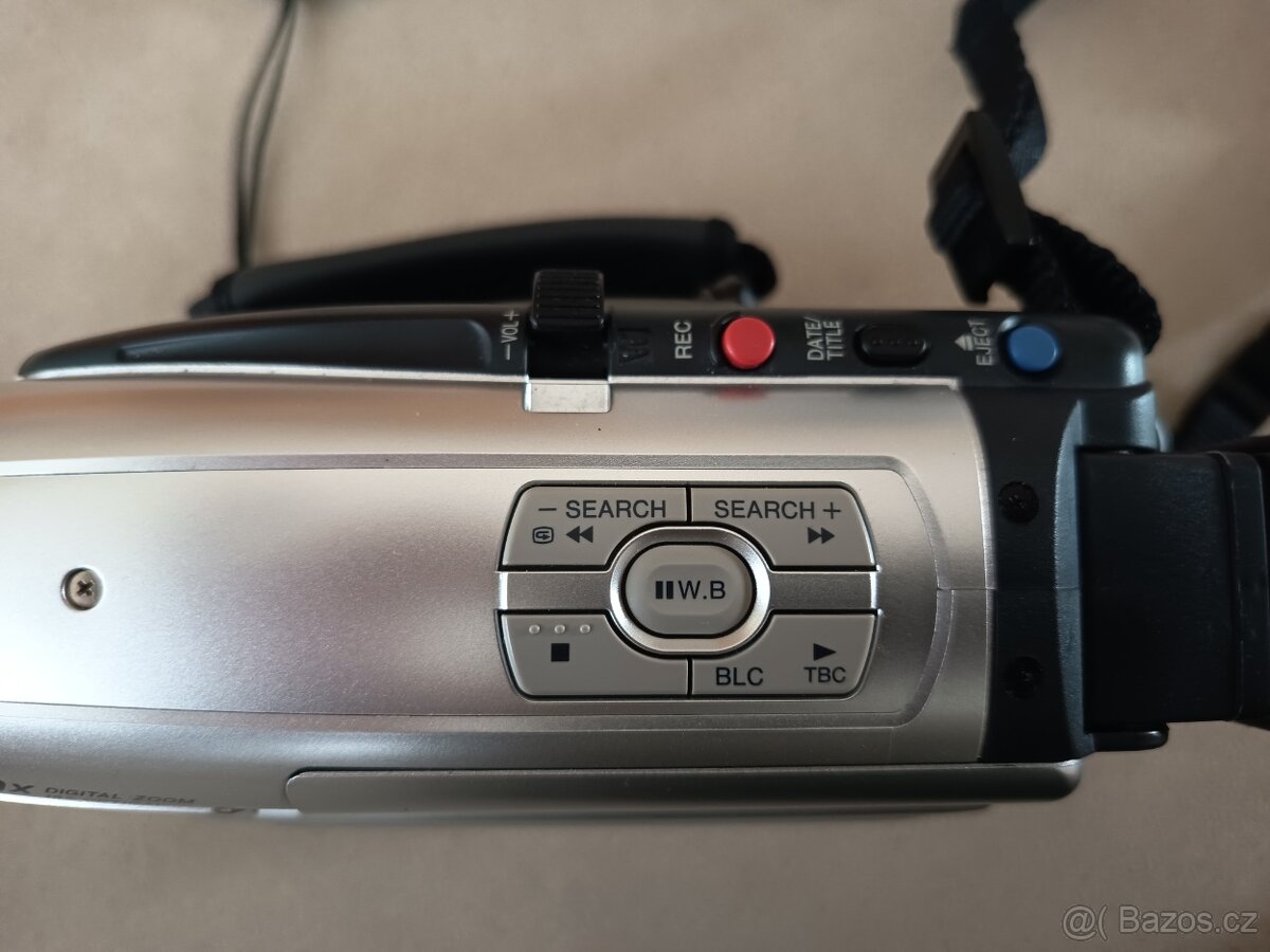 VHS kamera Panasonic s displejem - 8