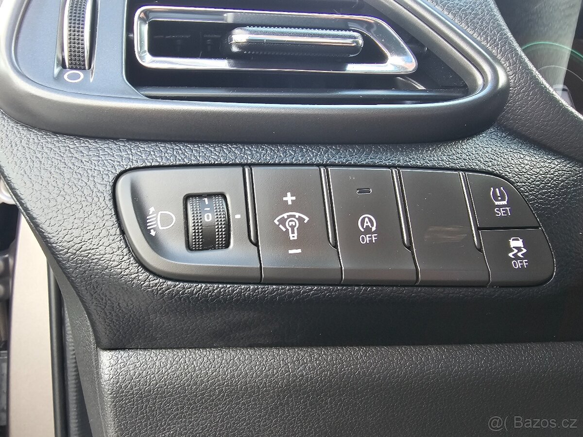 i30 1,6CRDi 100KW 48V 7DTC Premium MHEV 2021 76tkm KŮŽE ALU - 8