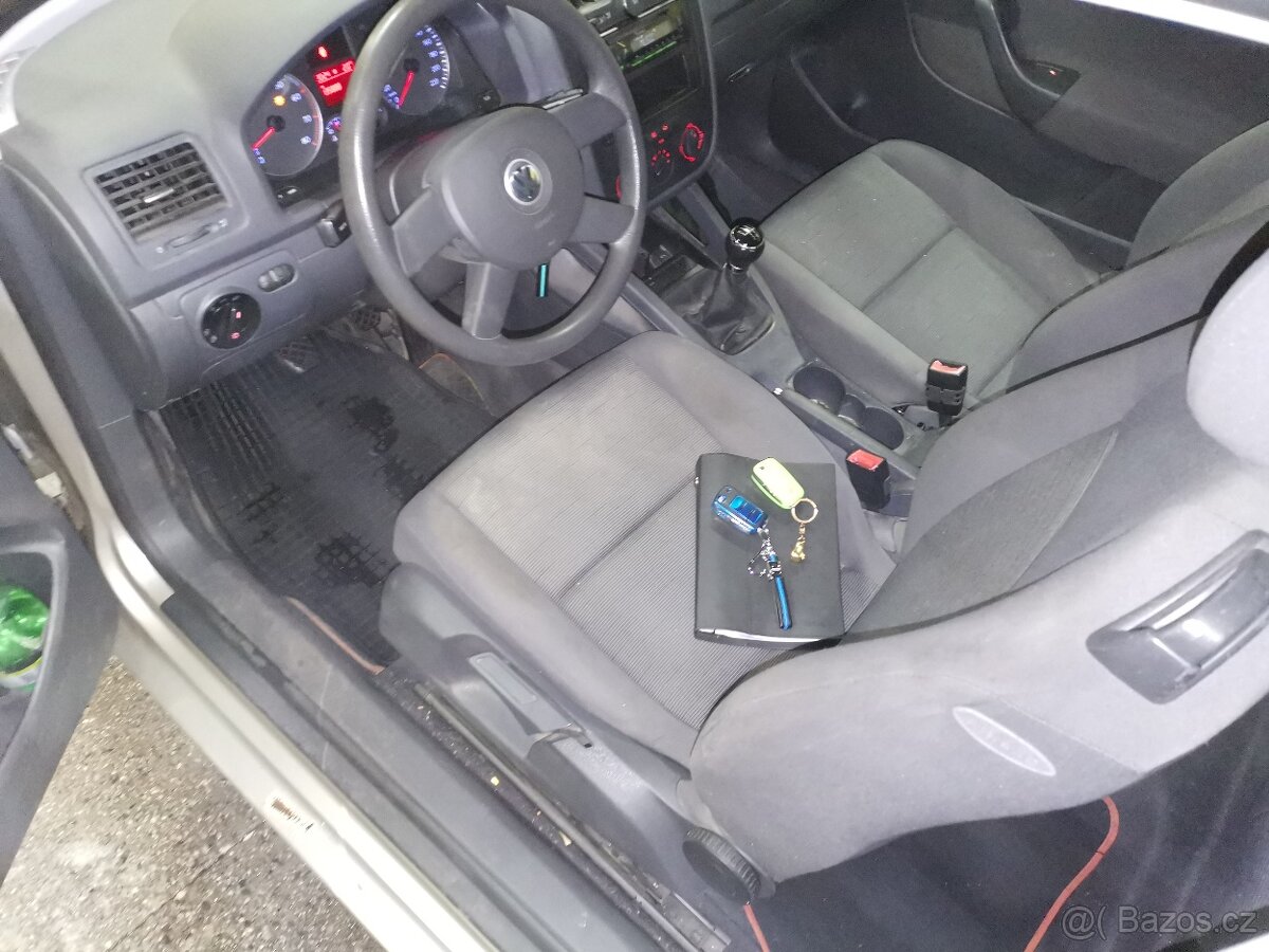 Prodám VW GOLF 5 1,4 55Kw 2005 ,Euro 4 - 8