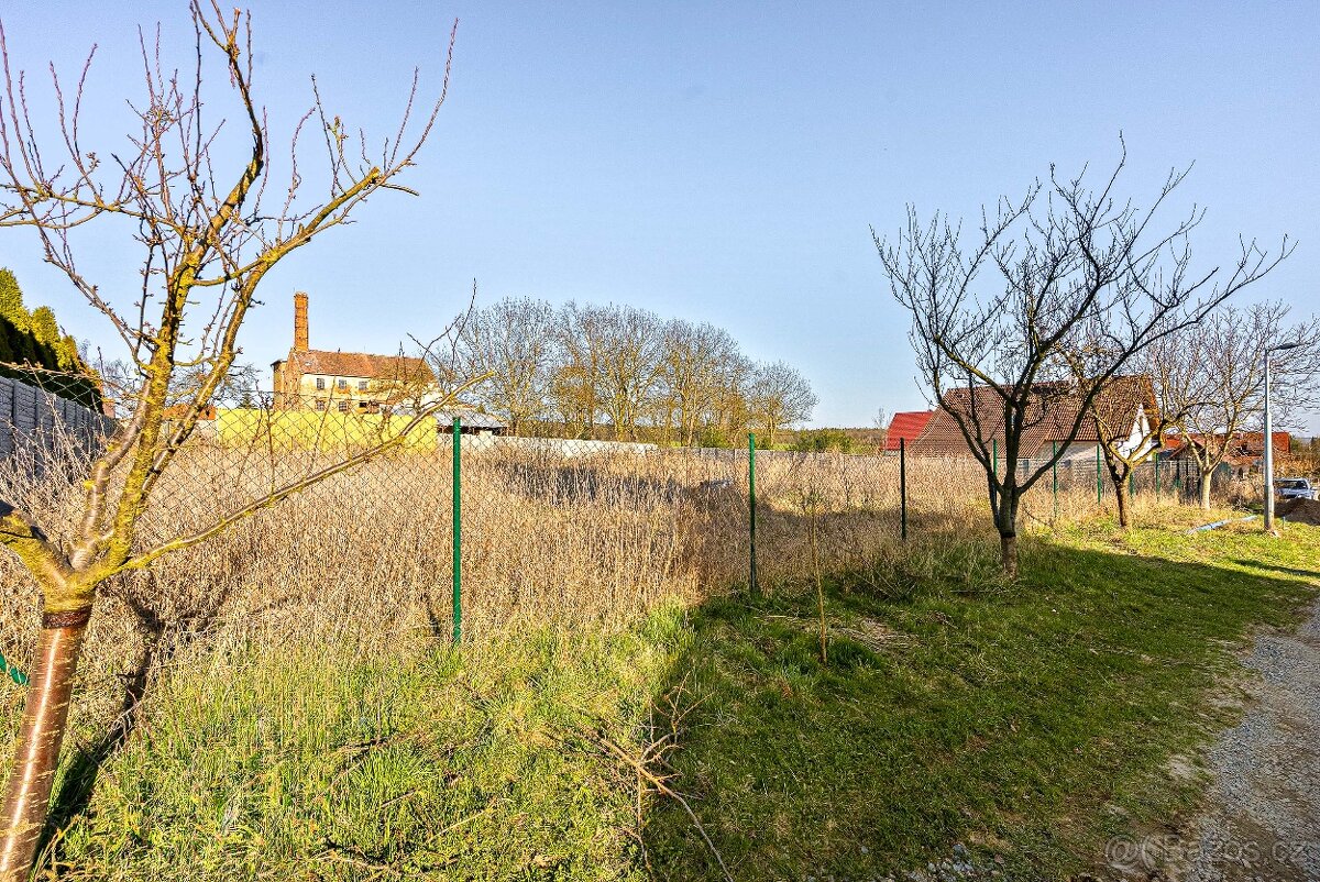 Pozemek pro developera či rodinu - možnost dvoj/trojdomu - 8