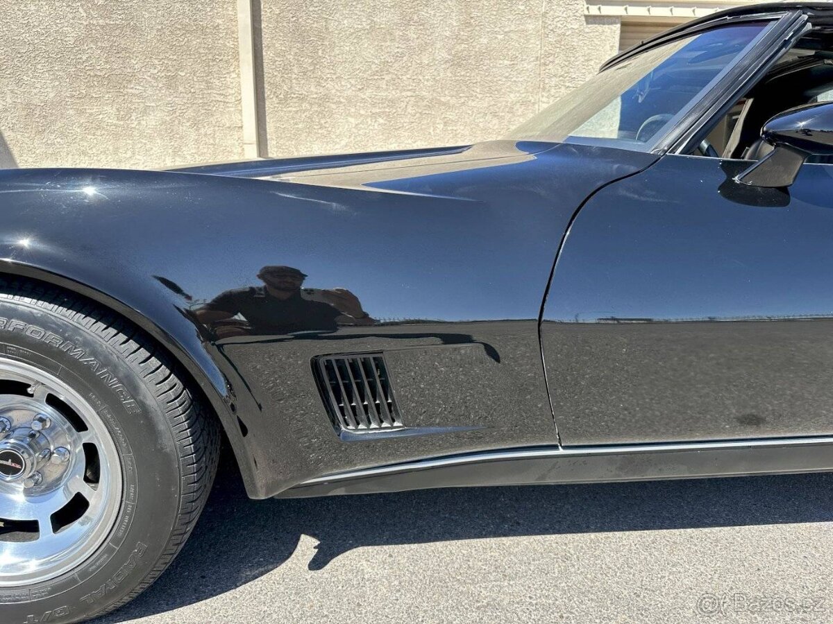 Chevrolet Corvette C3 z roku 1981 Stingray - 8