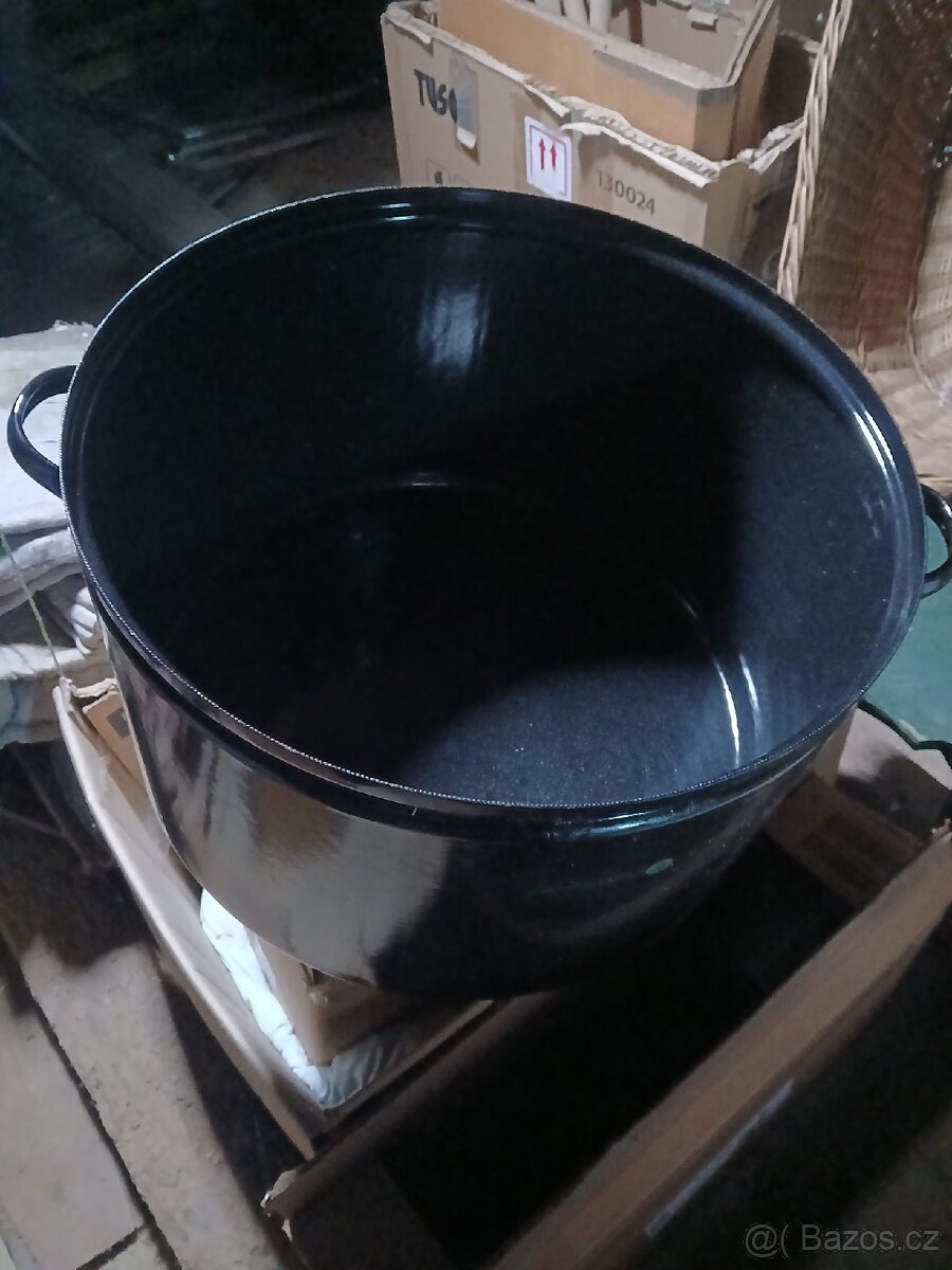 Velké smaltované hrnce - 8