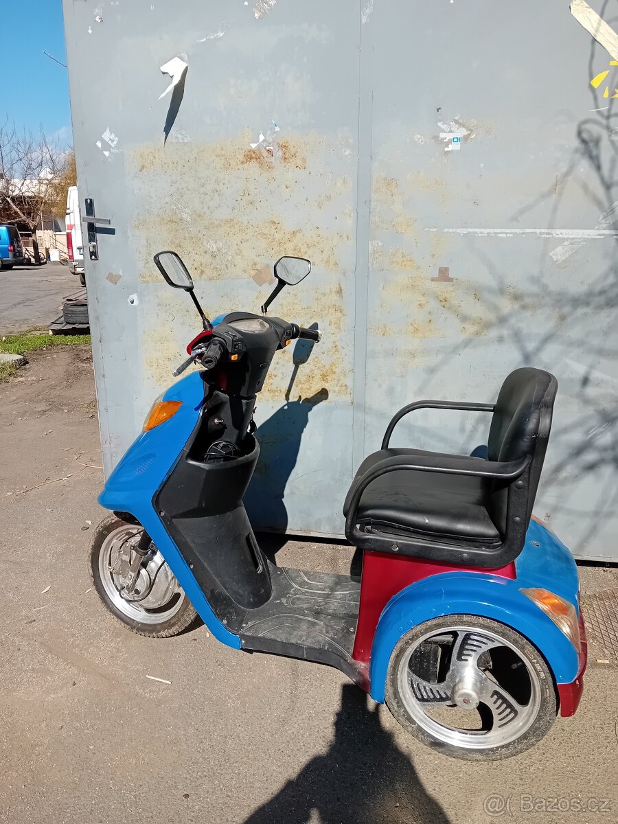 INVALIDNI ELEKTRO TRIKOLKA - 8