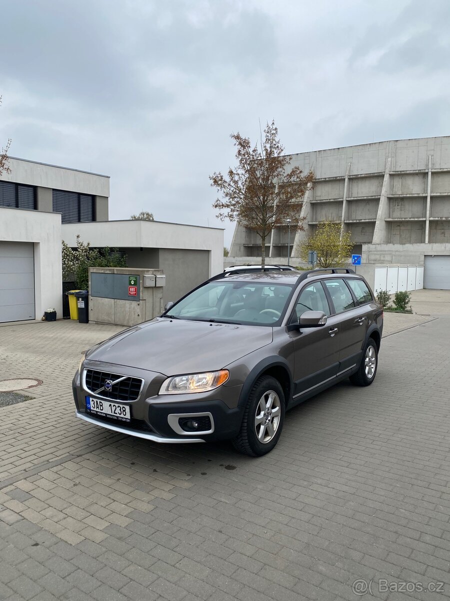 Volvo xc70 - 8
