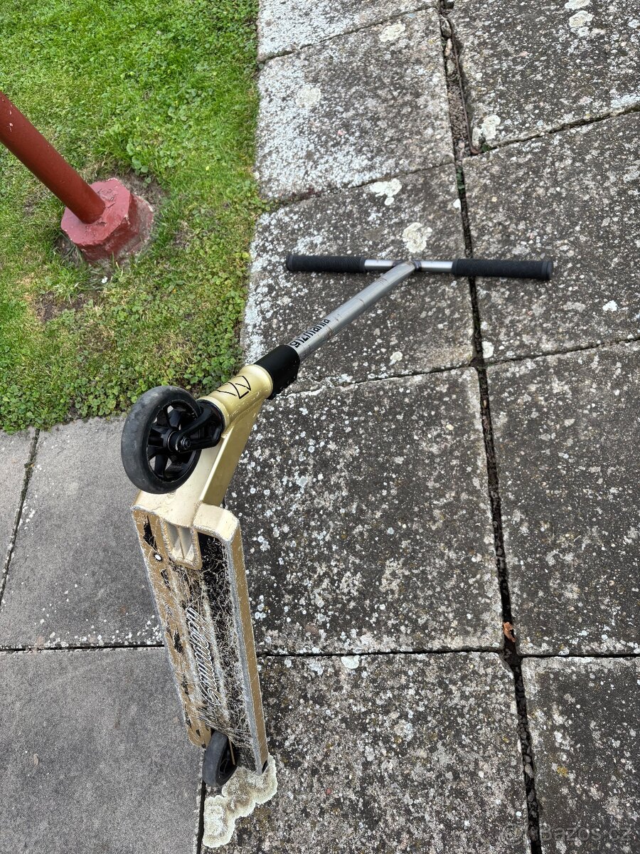 Koloběžka Native Stem - 8