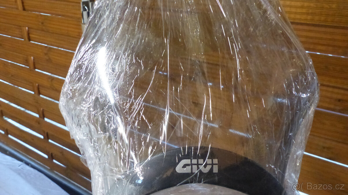 Triumph, tank bak - 8