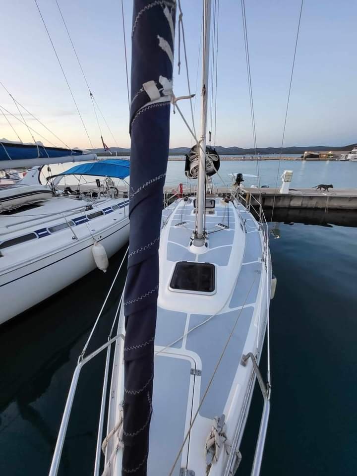 Prodám kajutovou plachetnice avar 32 - 8