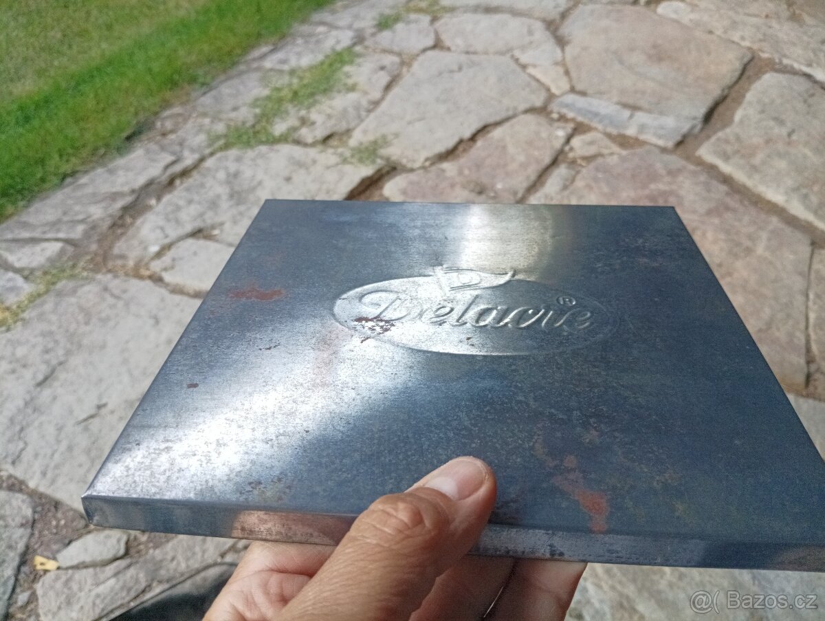 STARÁ PLECHOVÁ KRABIČKA DELACRE FRANCIE - 8