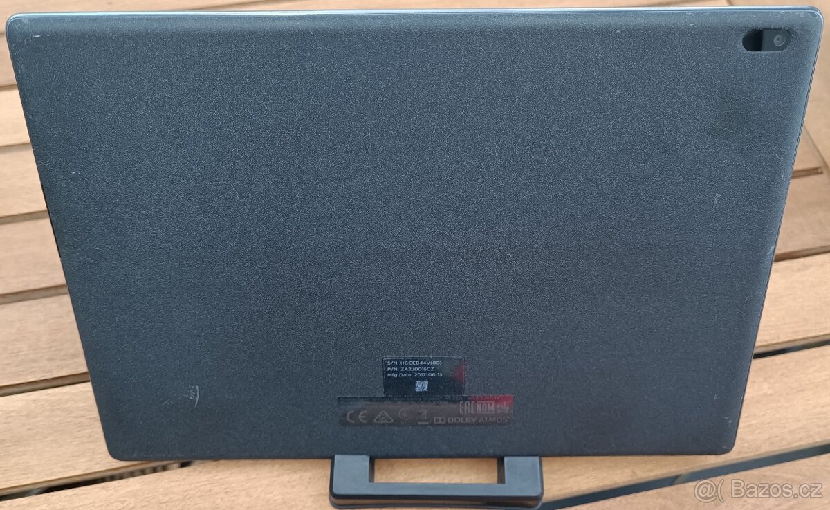 Pěkný Tablet Lenovo TAB4 10 (TB-X304F) 2GB RAM, 10" - 8