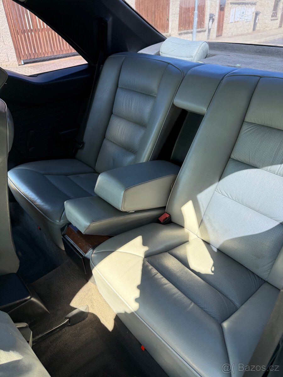 Mercedes-Benz C124 Coupé - 8