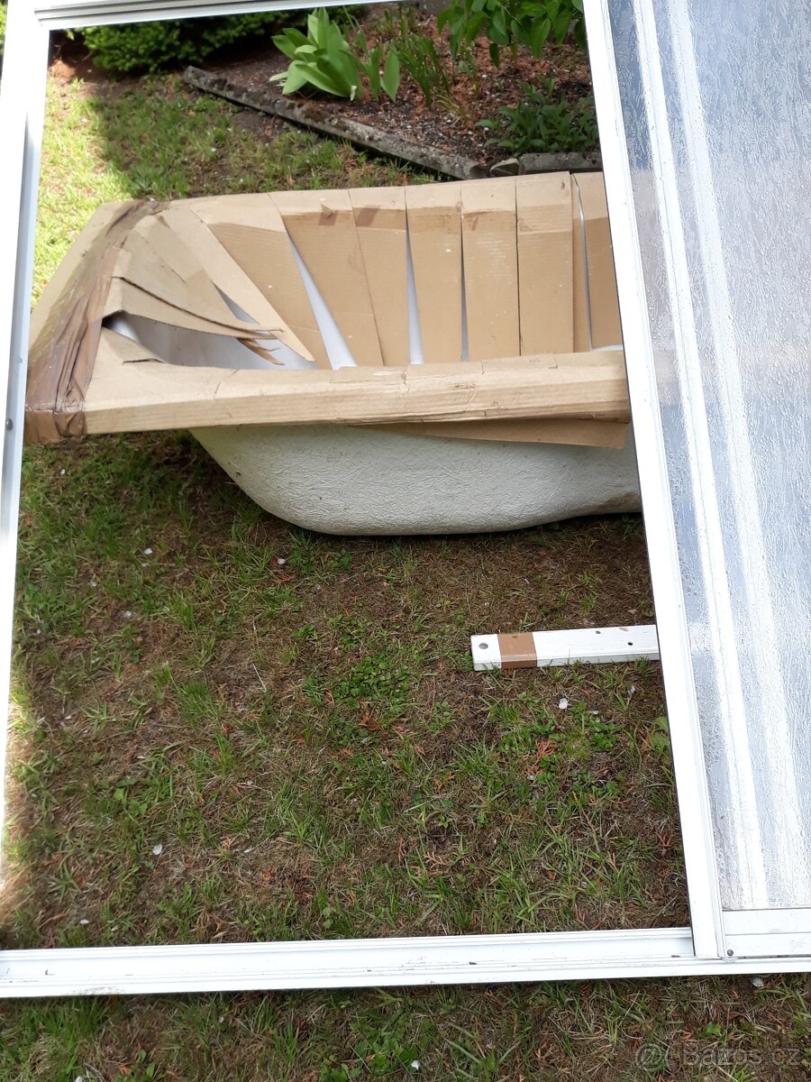 Laminátová vana se zástěnou - 8