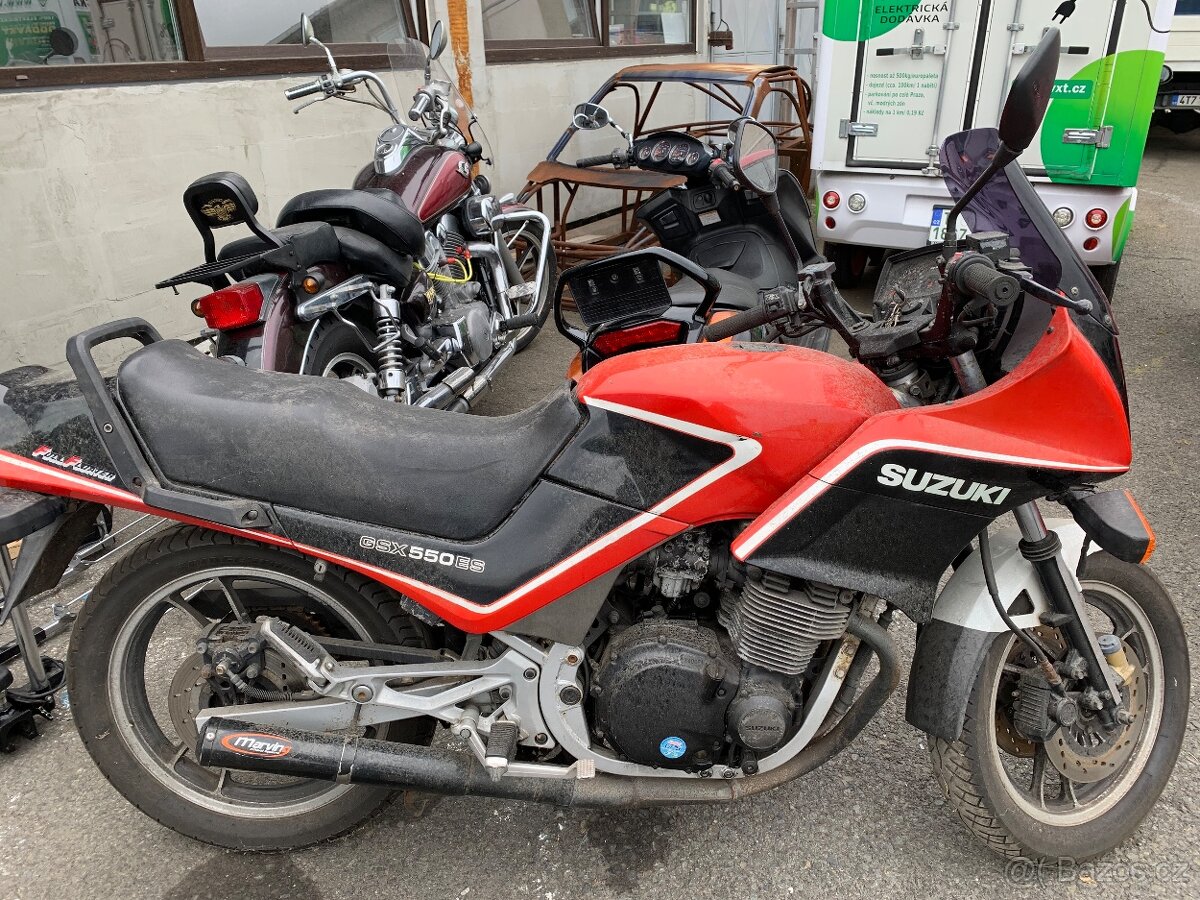 Suzuki GSX 550 - 8
