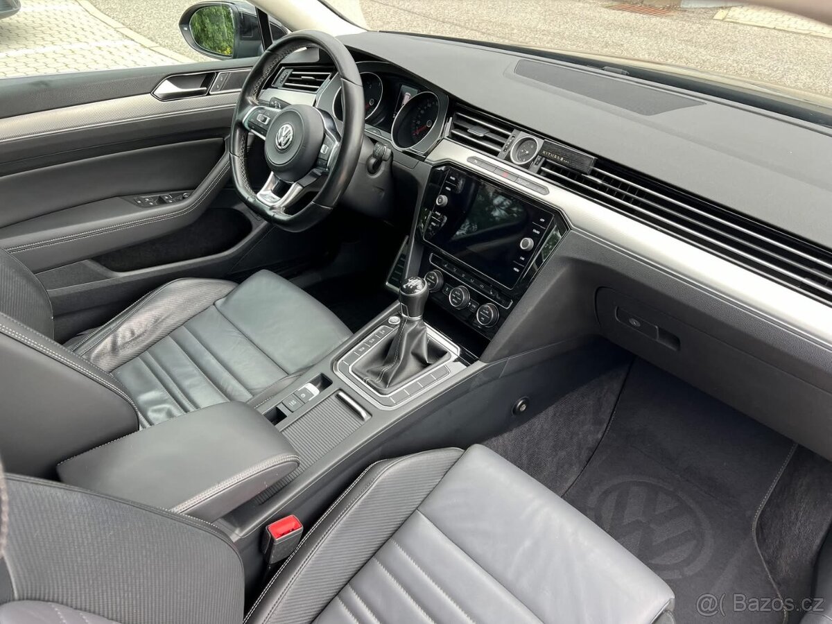 Volkswagen Passat, R-line, DCC, tažné, webasto - 8