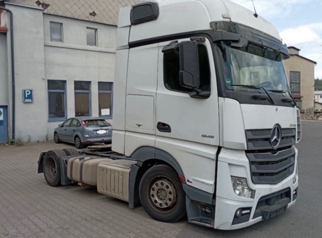 Mercedes Benz Actros 1845 - 8