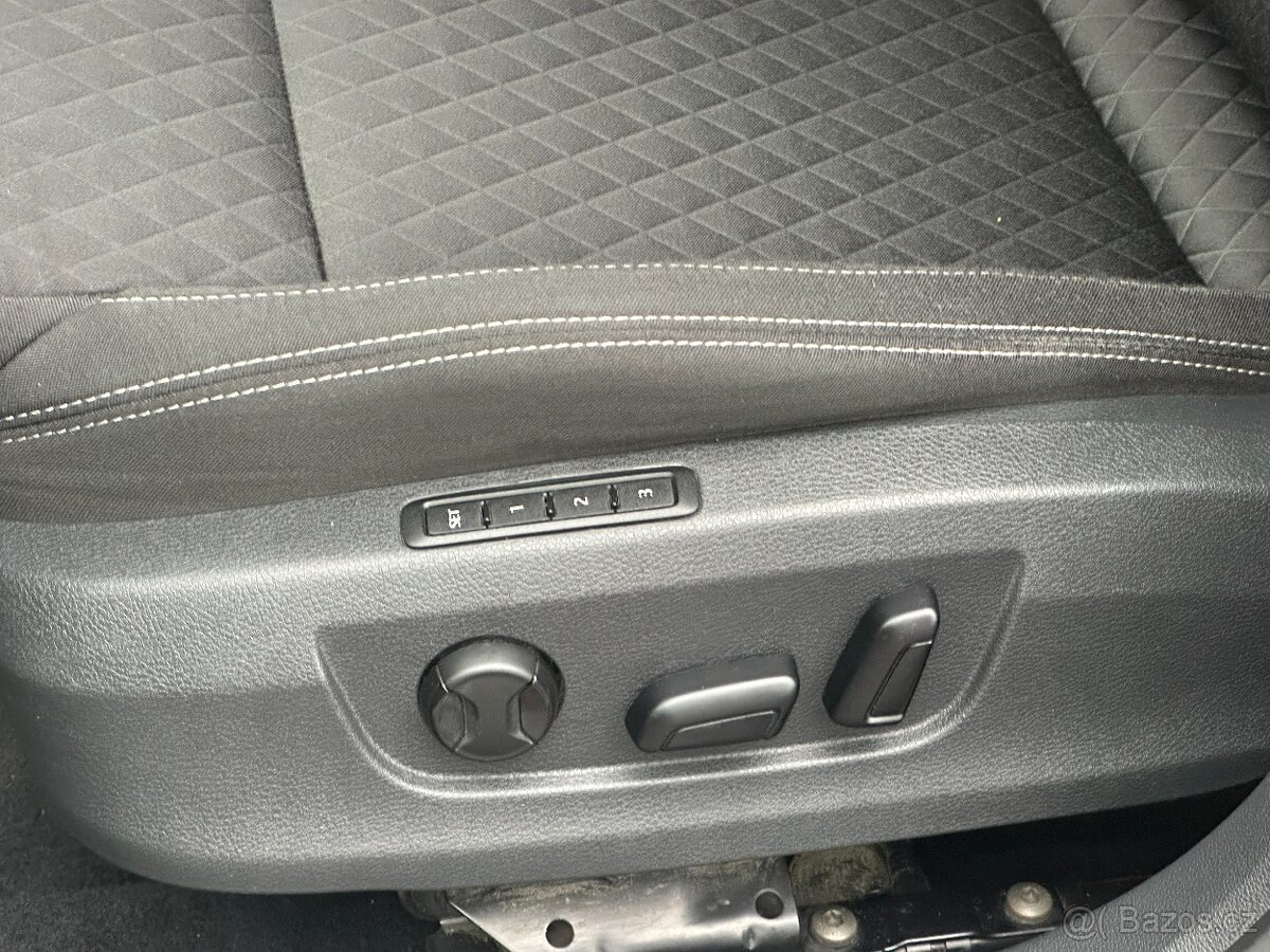 Škoda Superb 2.0 TDi DSG ACC BIXEN NAVI - 8