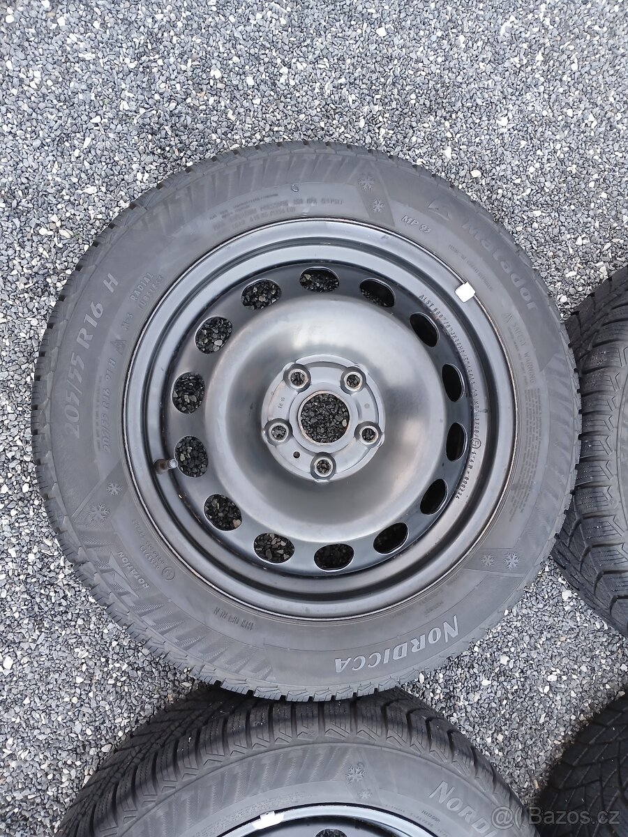 Pěkná kompletní zimní kola Octavia 3, Golf 7, 205/55/16 8mm - 8
