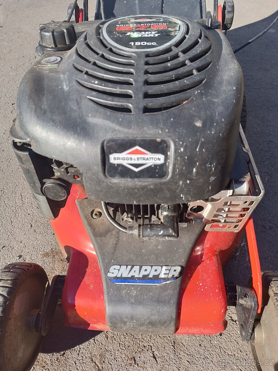 Prodám benzínovou zahradní sekačku s pojezdem - 8