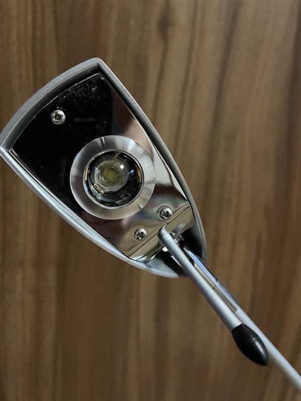 Moderní stolní lampa - 8