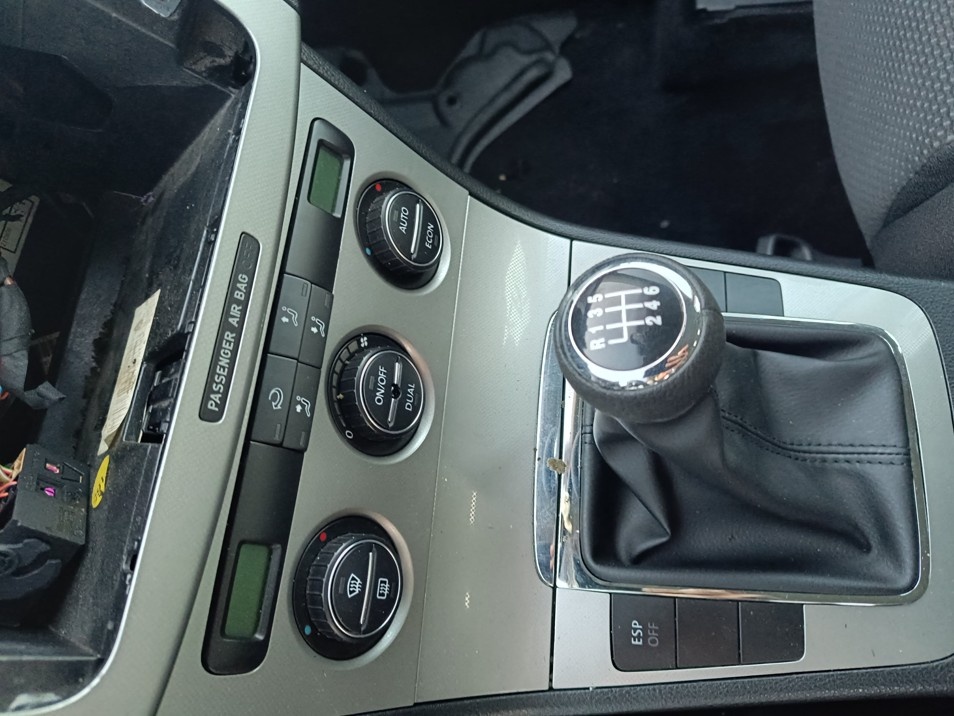 ND z VW Passat B6 1968.cm3 103.kw nafta r.v.2007 (K26) - 8