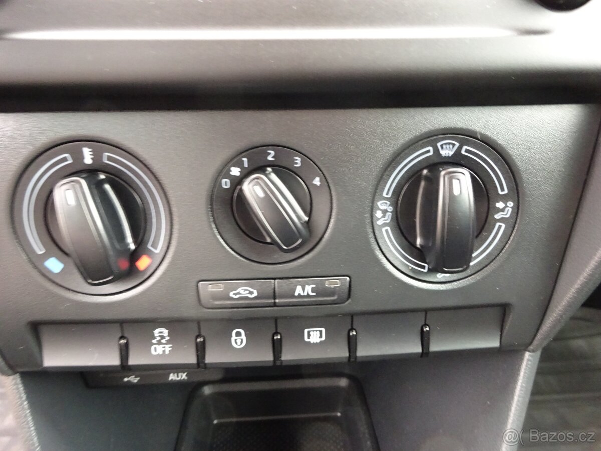 Škoda Rapid 1.2 TSI r.v.2014 2.Maj.el.serviska ČR - 8