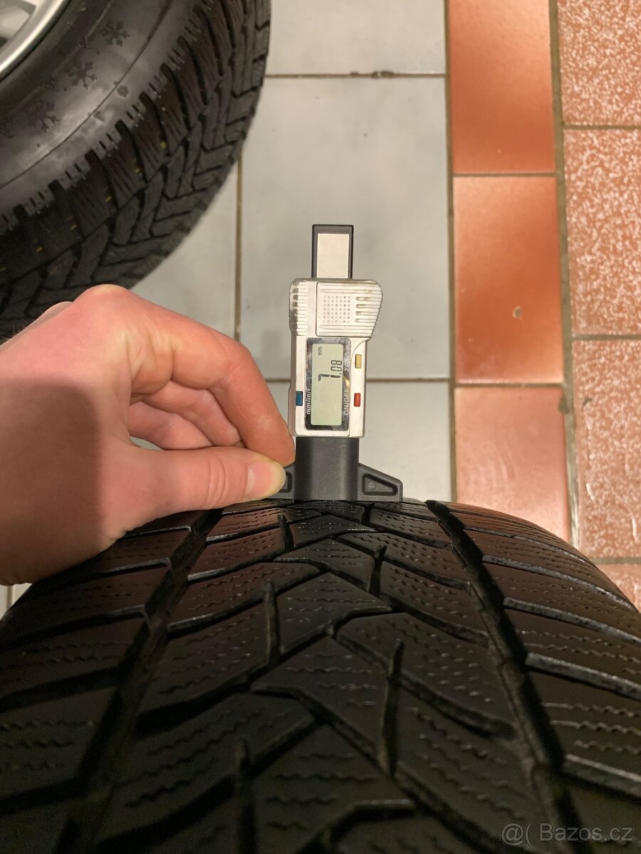 Alu kola Škoda R16 5X112 ZIMNÍ PNEU 205/55 R16 7mm - 8