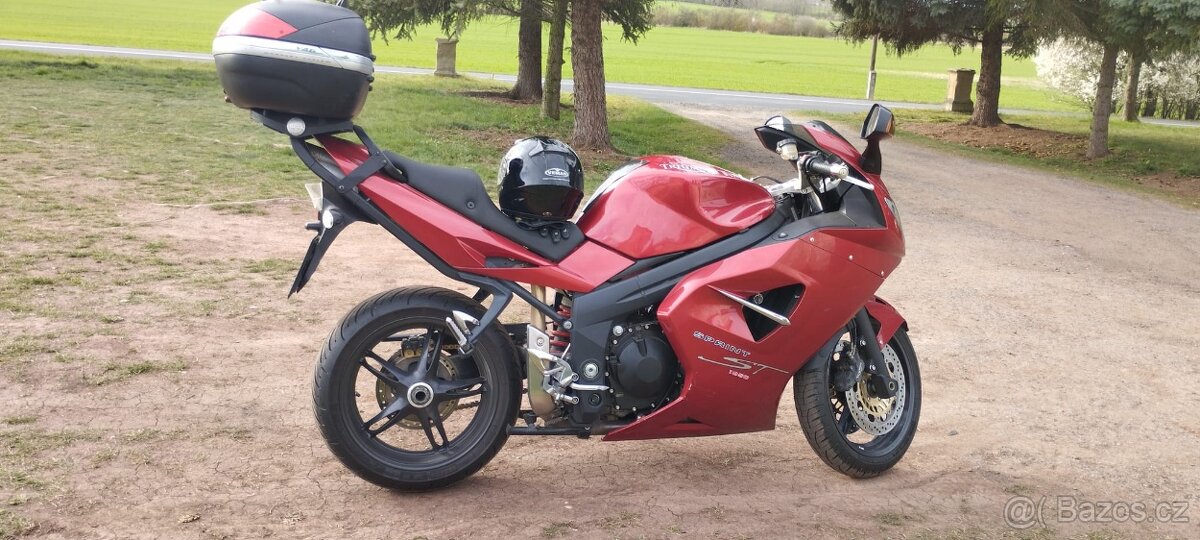 Triumph Sprint ST 1050 - 8