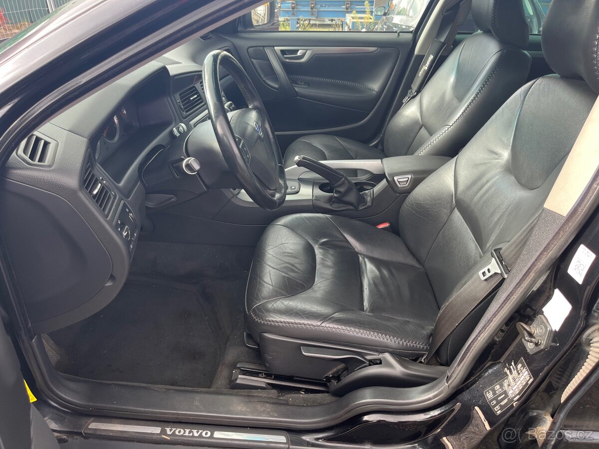 Volvo XC70 AWD 2.4 D5 - díly z vozu - 8