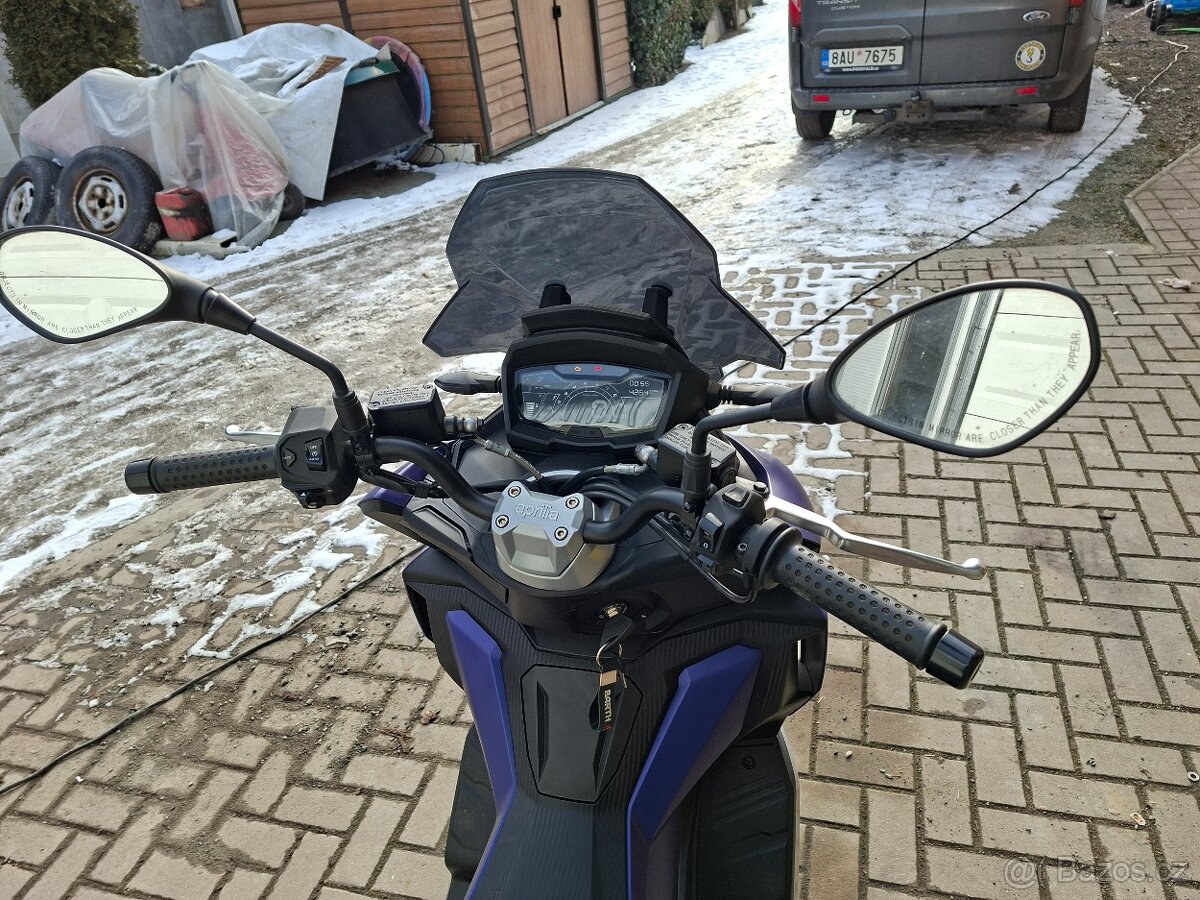 Aprilia SR GT 125 - - 8