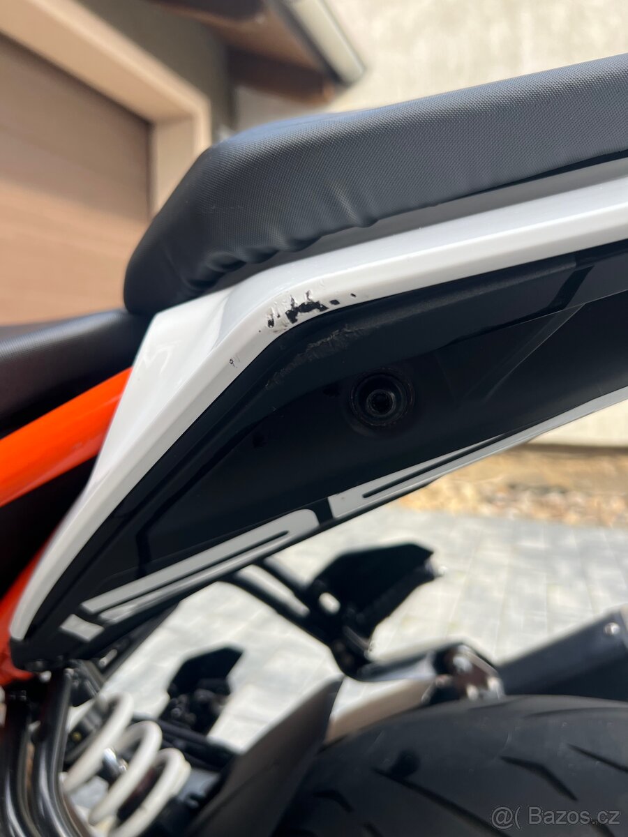 KTM Duke 125 - 8