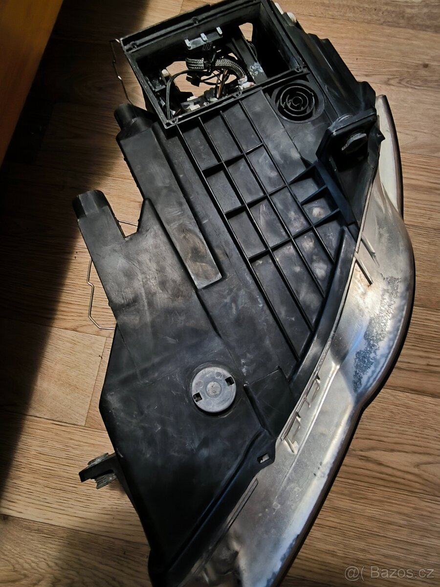 Světlo xenon Passat B6 - 8