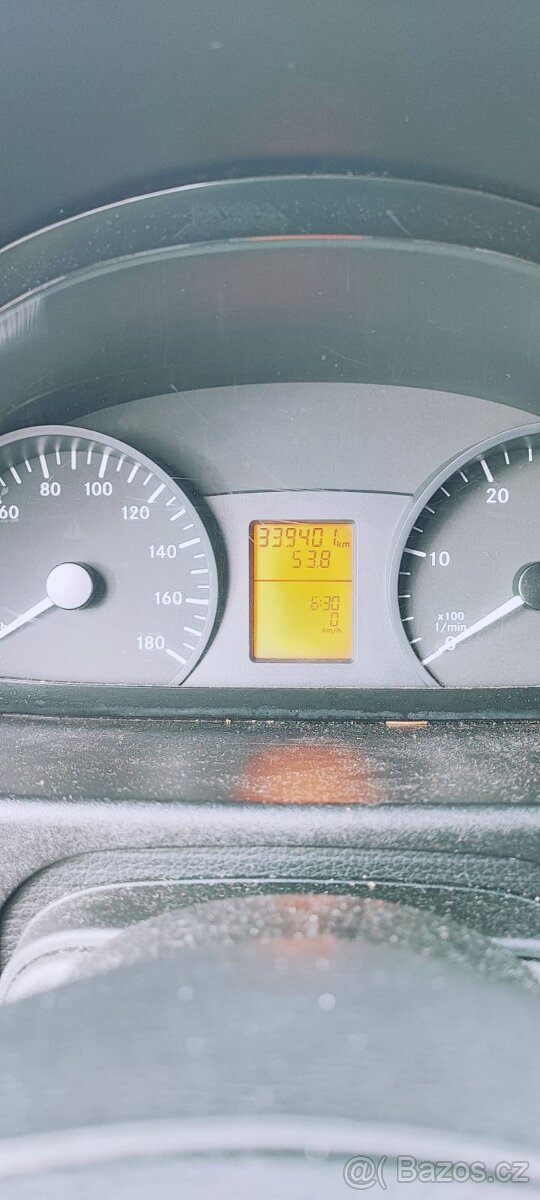 Sanitní vůz Mercedes-Benz Sprinter 516 CDI - 8