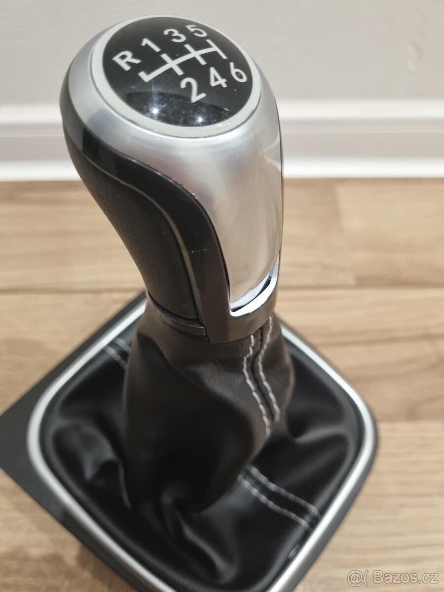 Kožená radaca páka s bilym šitím - 8