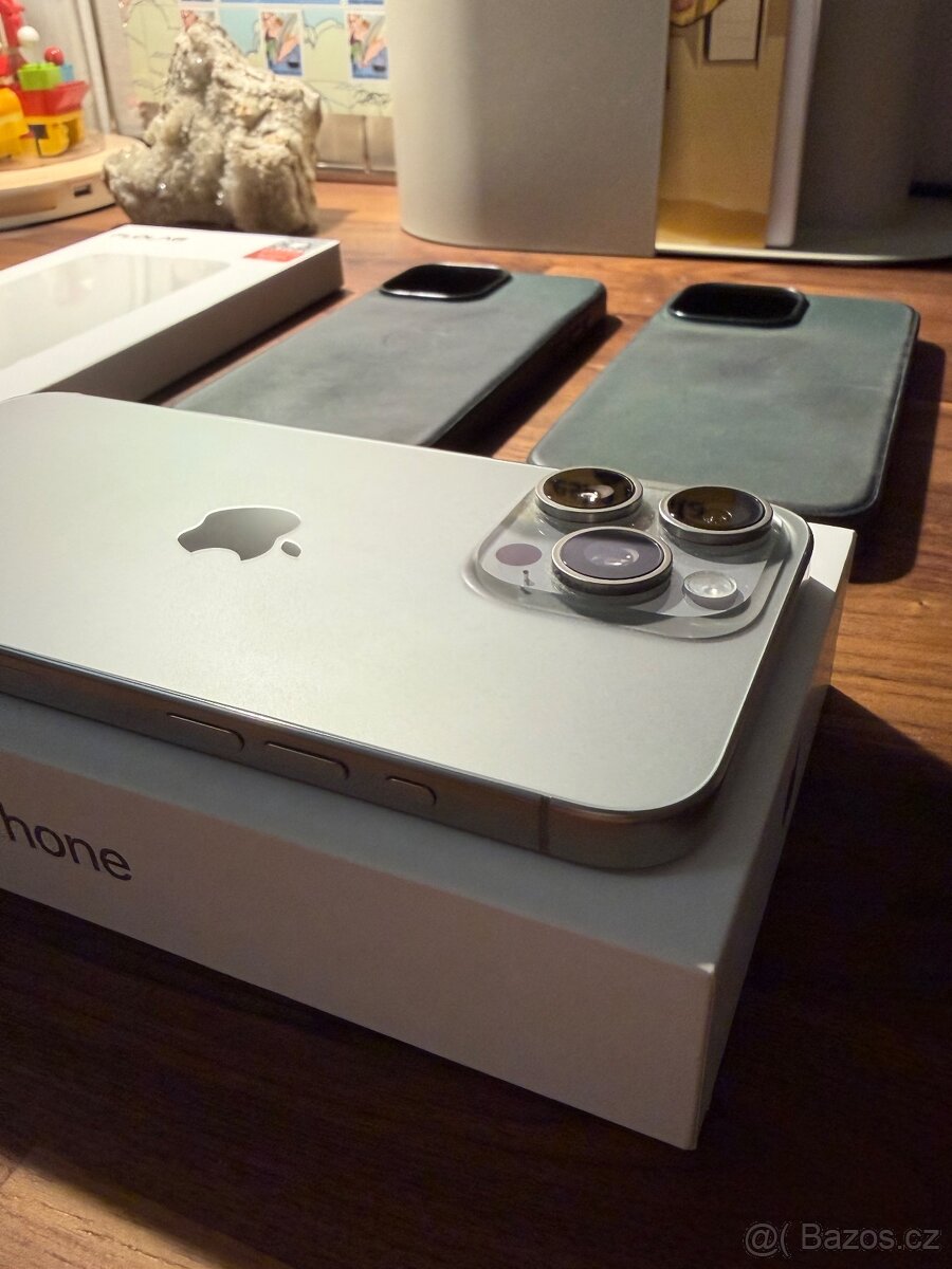 Apple iPhone 15 Pro Max 256GB Titanium. Příslušenství Záruka - 8